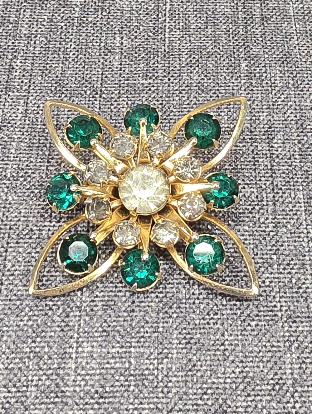 Vintage 1950s Emerald Green Rhinestone Starburst Floral Brooch
